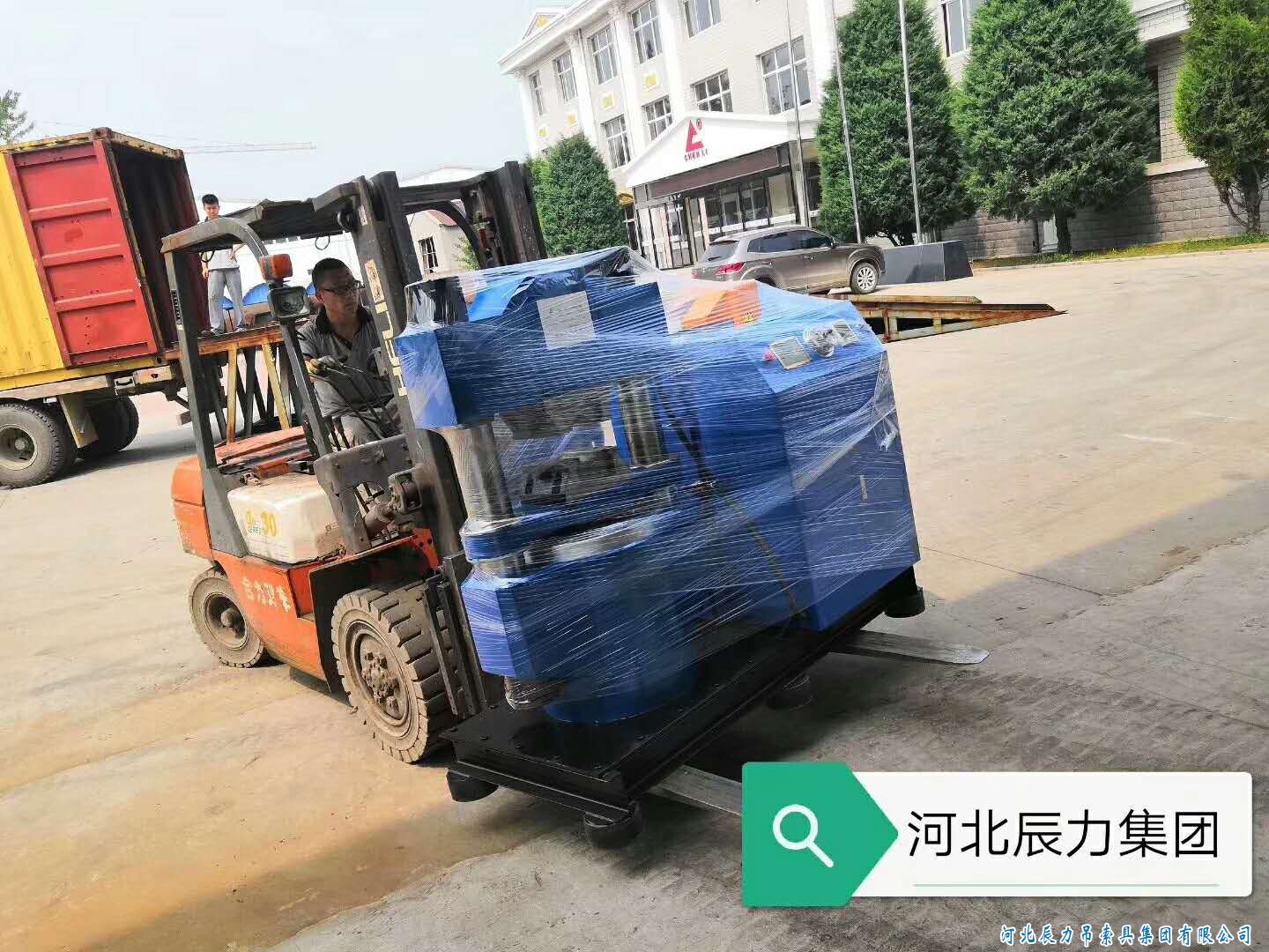鋼絲繩纏放繩機(jī)器，鋼絲繩索具壓制機(jī)器，集體裝柜發(fā)貨